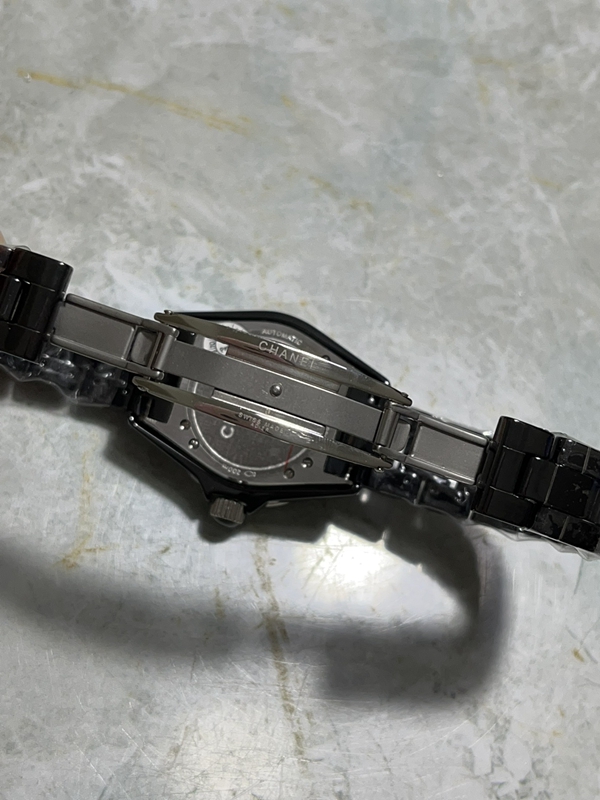 シャネル時計側面デザイン